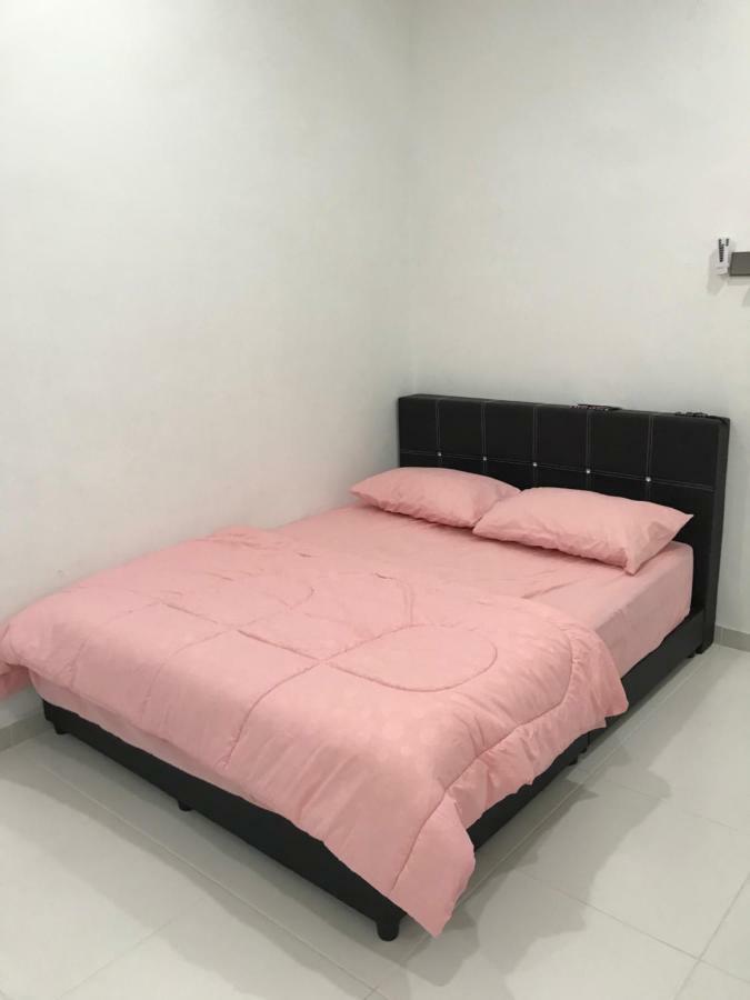 Nrl'S Cozy Guesthouse コタバル エクステリア 写真